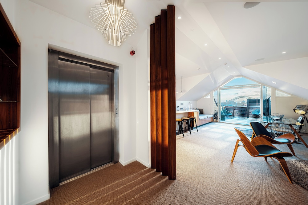 Luxury Two Bedroom Penthouse (Opera House View) thumbnail 5