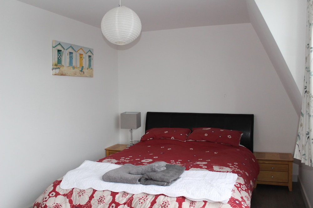 Family Penthouse, 4 Bedrooms, Partial Ocean View, Beachside photo 2