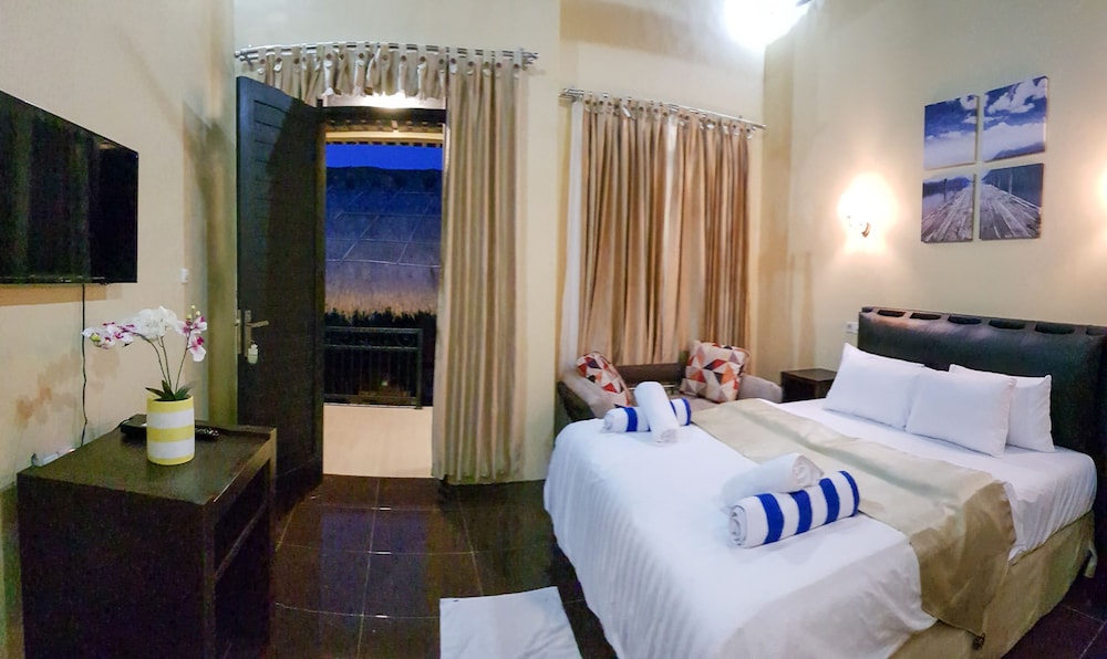 Deluxe Villa, 1 Queen Bed with Sofa bed, Pool View, Poolside photo 1