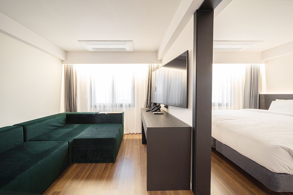 Moyen Suite - Photo 1