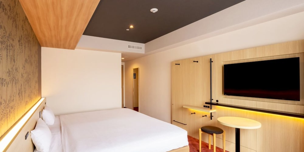 Standard Double Room, 1 King Bed, Non Smoking - Photo 7