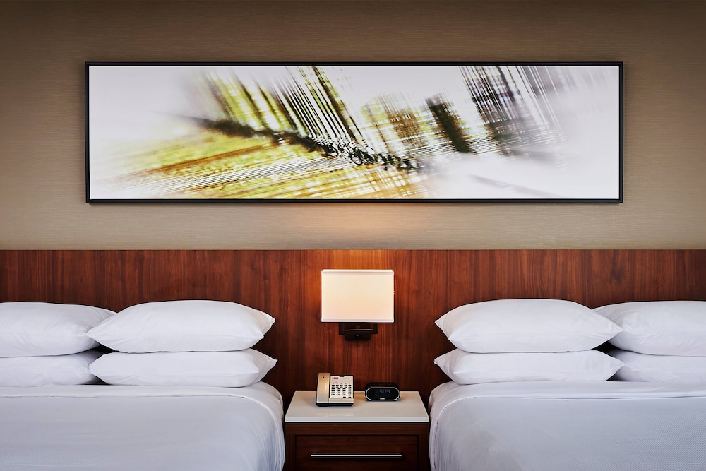 Room, 2 Queen Beds - Photo 3