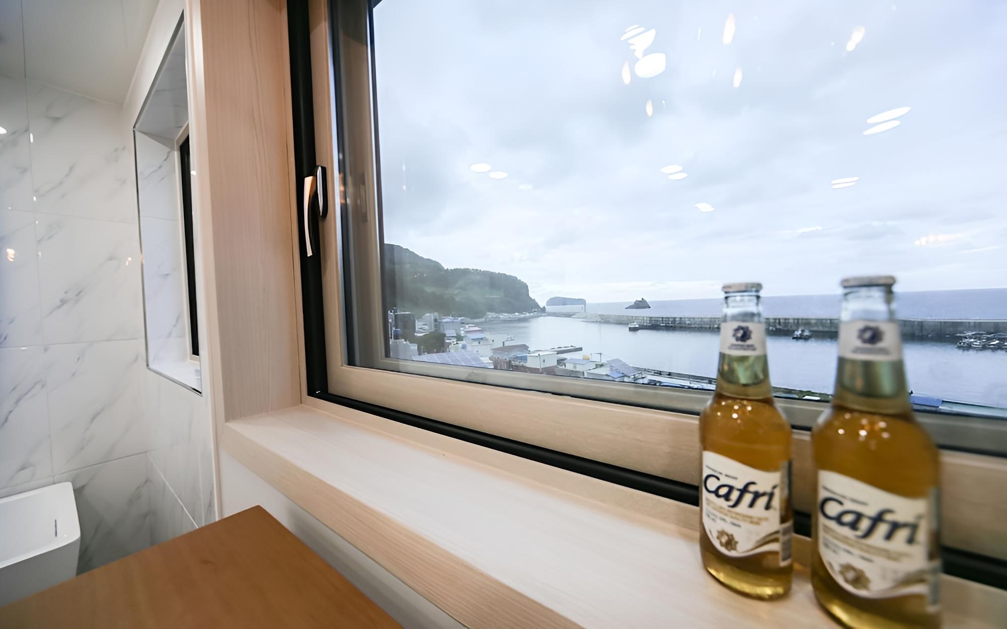 Room (VIP view (queen bed + queen bed) (BAR) photo 2
