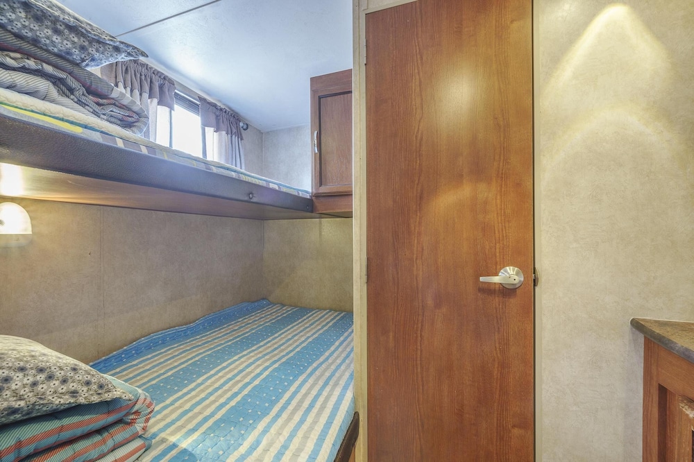 Basic Room, 1 Bedroom (Caravan8) - Photo 2