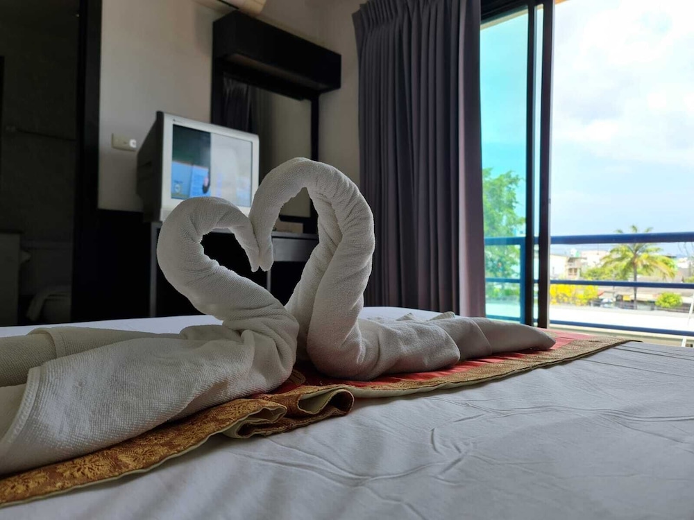 Deluxe Double or Twin Room - Photo 13