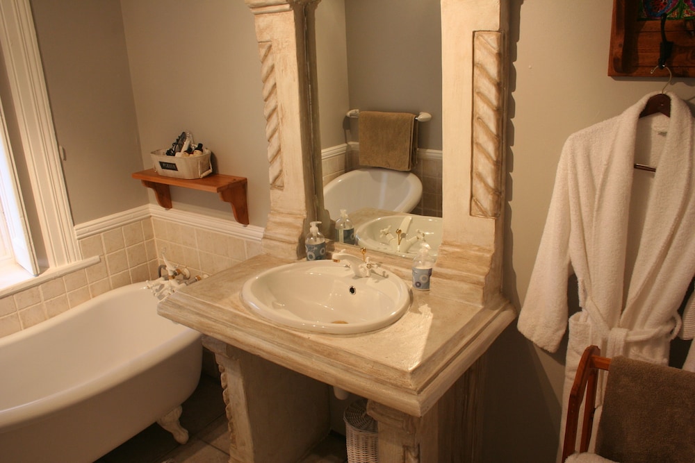 Standard Single Room, 1 Bedroom, Refrigerator, Ground Floor photo 3