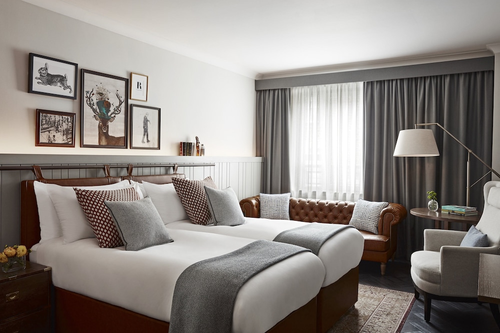Room, 2 Twin Beds (Essential)