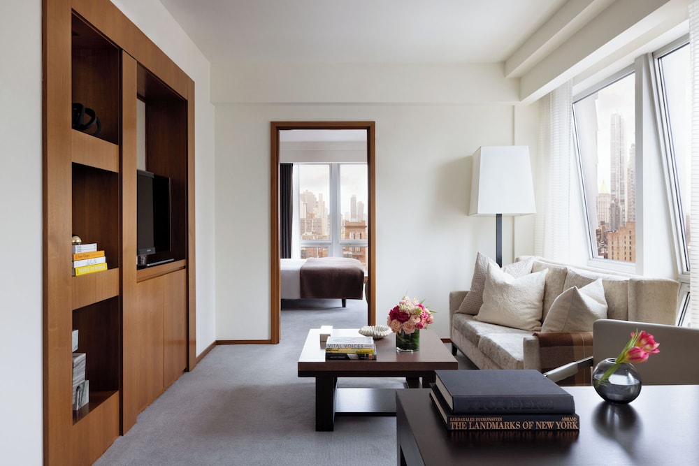 Suite, 1 Bedroom, Club Lounge Access (Empire State View)