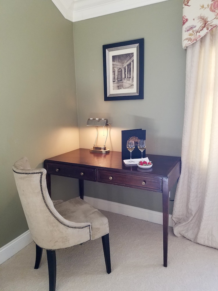 Luxury Room, 1 Bedroom, Non Smoking (Room 321) photo 2
