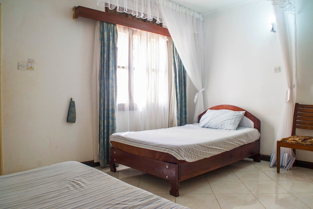 Standard Twin Room photo 2