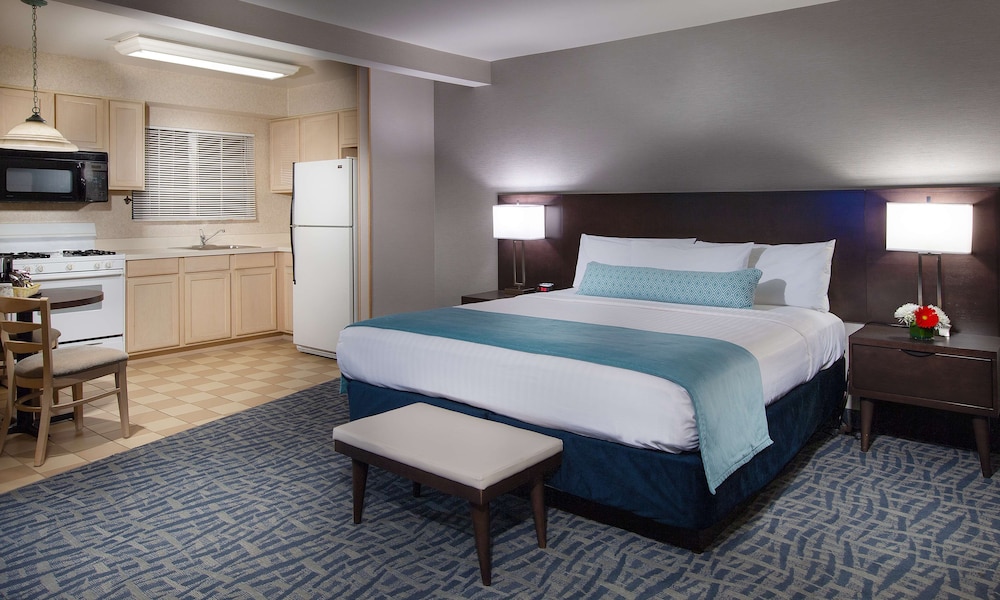 Suite, 1 King Bed (Coast King Junior Suite) - Photo 1