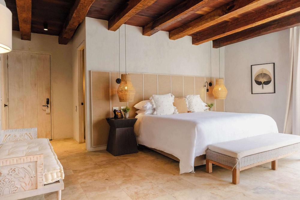 Studio Suite, 1 King Bed, Non Smoking, Balcony - Photo 8
