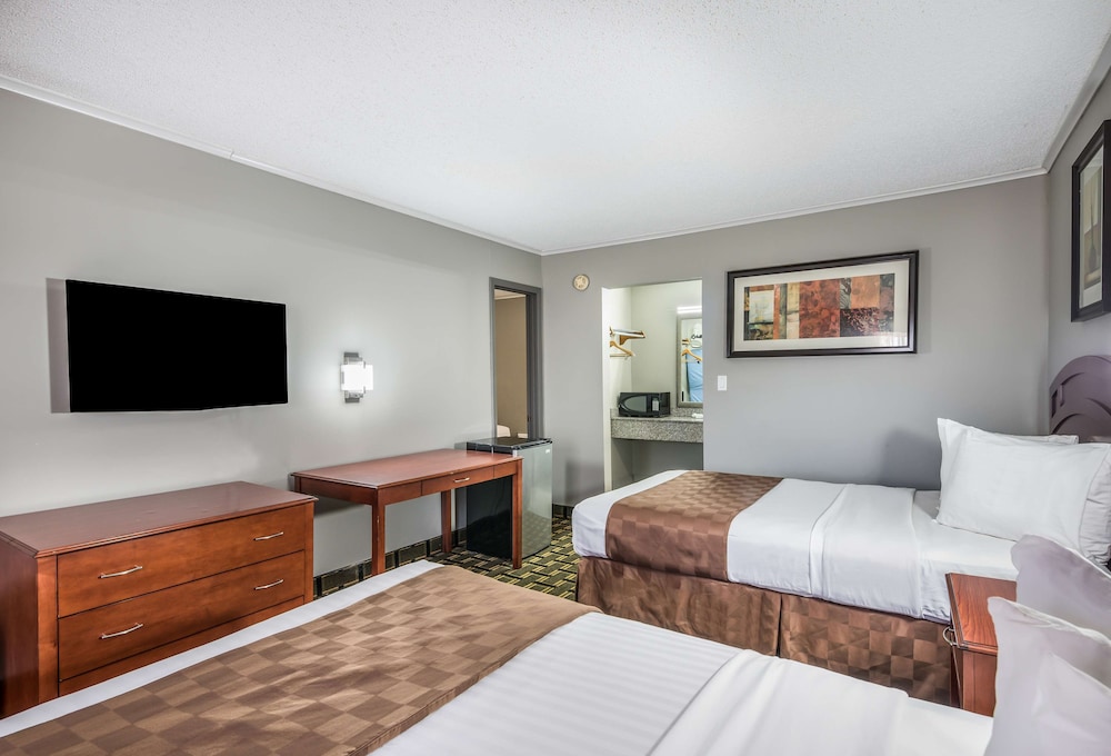 Standard Room, Multiple Beds, Non Smoking