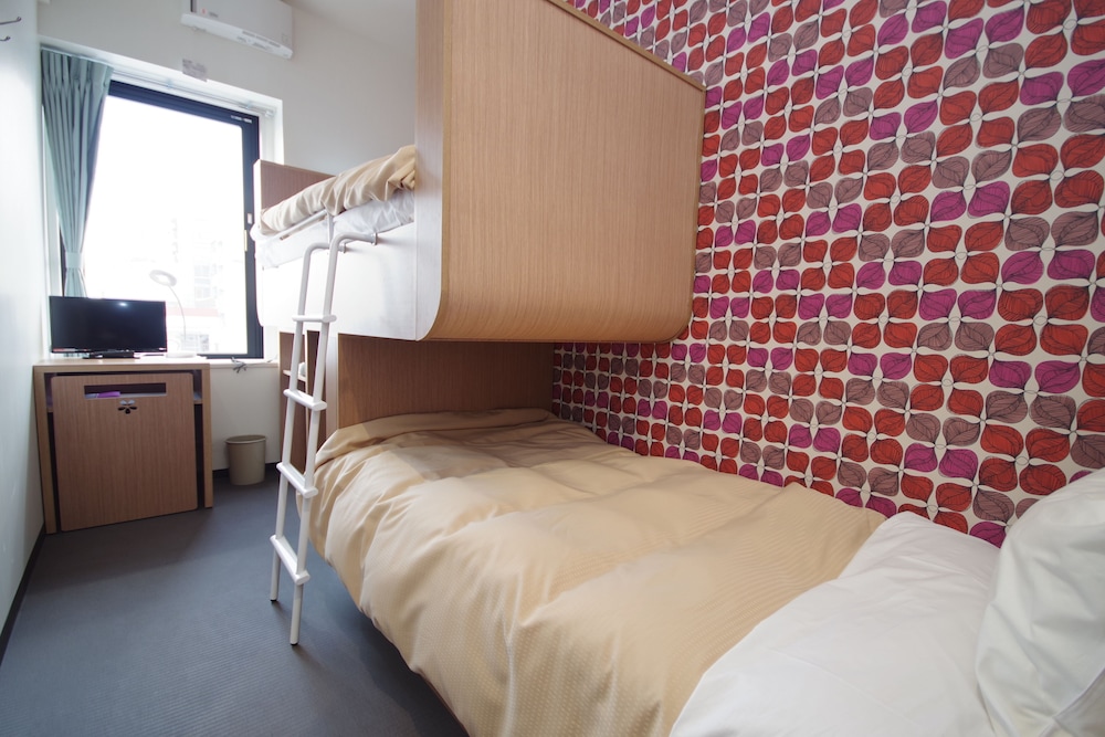 Basic Twin Room, Non Smoking photo 2