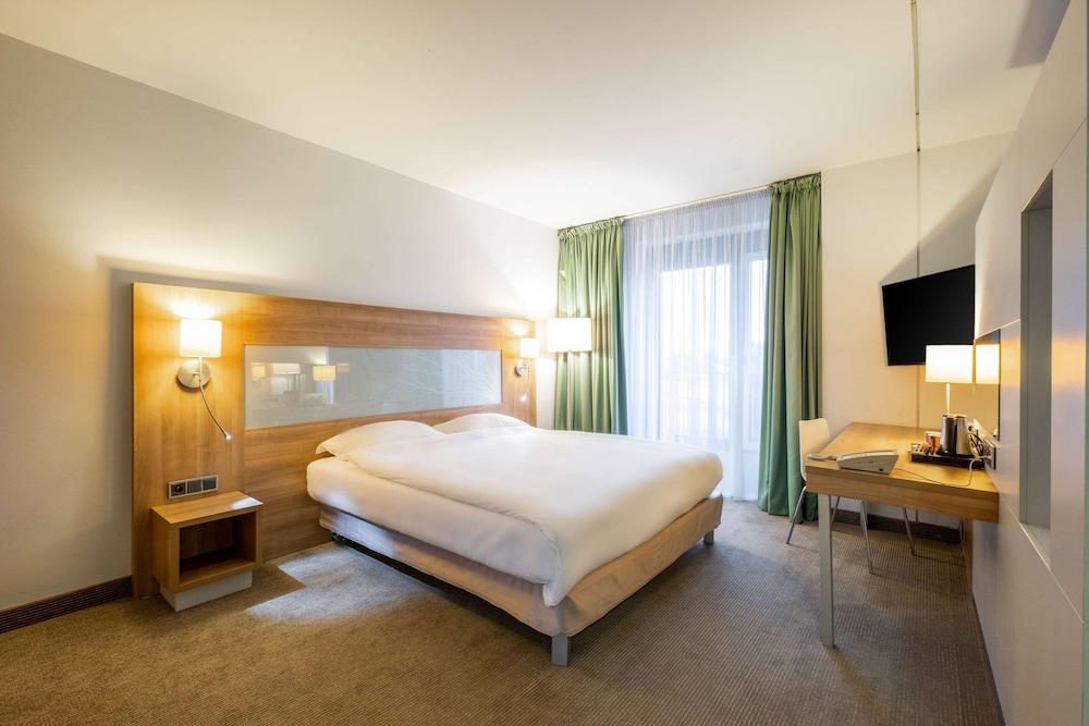 Suite, 1 King Bed, Non Smoking - Photo 1