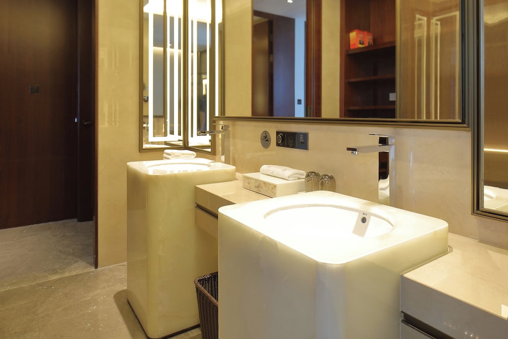 Executive Suite photo 2