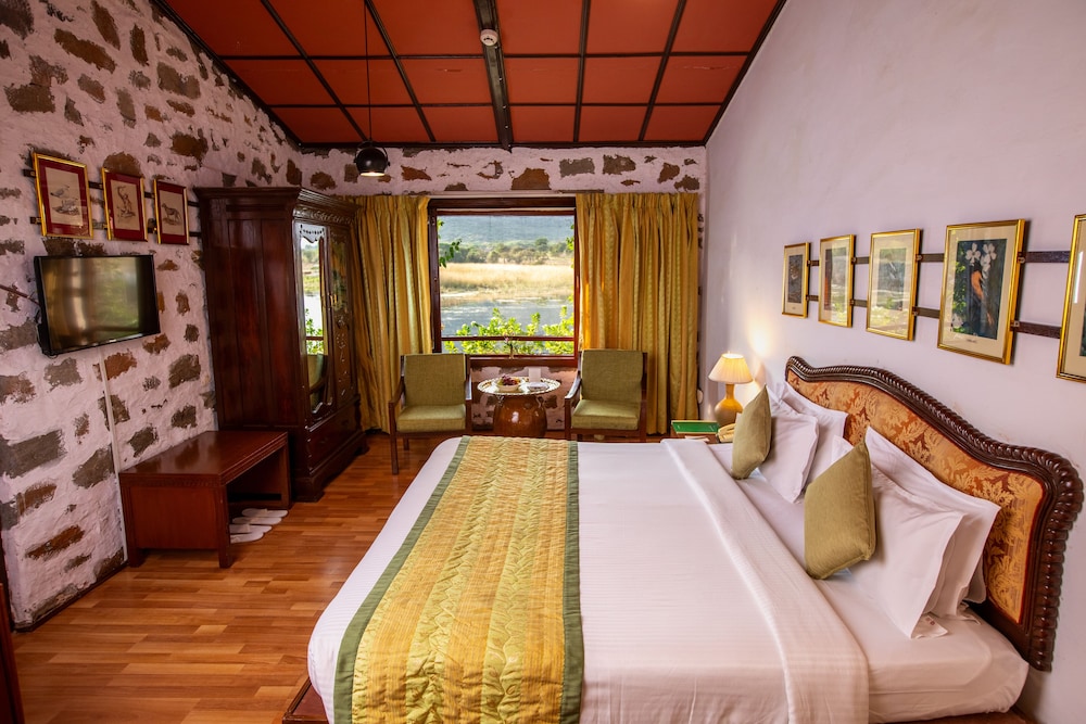 Deluxe Room, 1 Double or 2 Twin Beds - Photo 1