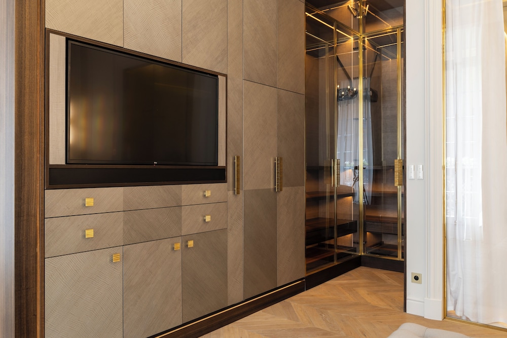 Georges V Signature Suite