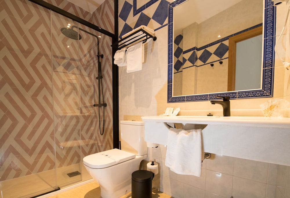 Room - Photo 7