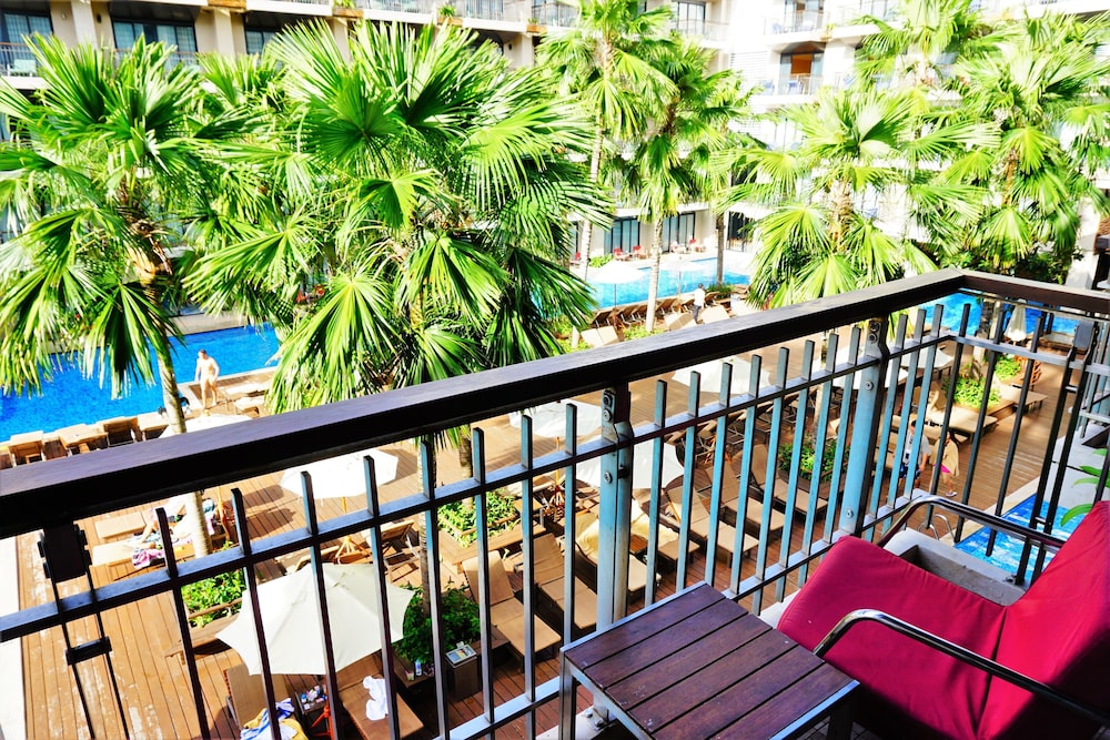 Deluxe Double or Twin Room, Pool View - Photo 6