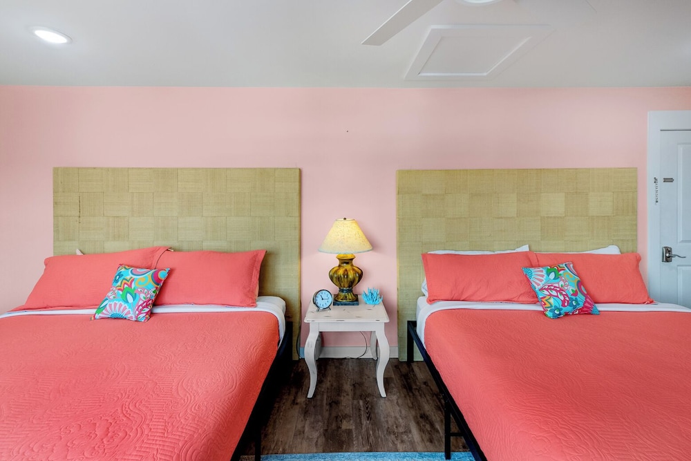 Studio, Multiple Beds, Balcony (Boathouse- Round Island)