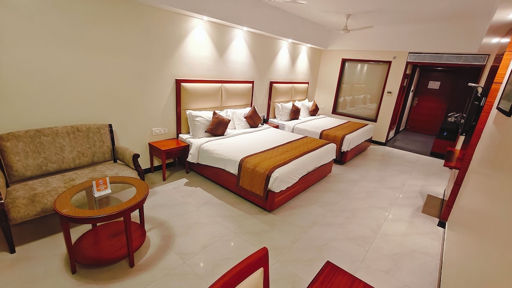 Luxury Suite - Photo 17