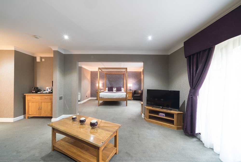 Superior Suite, 1 King Bed - Photo 1