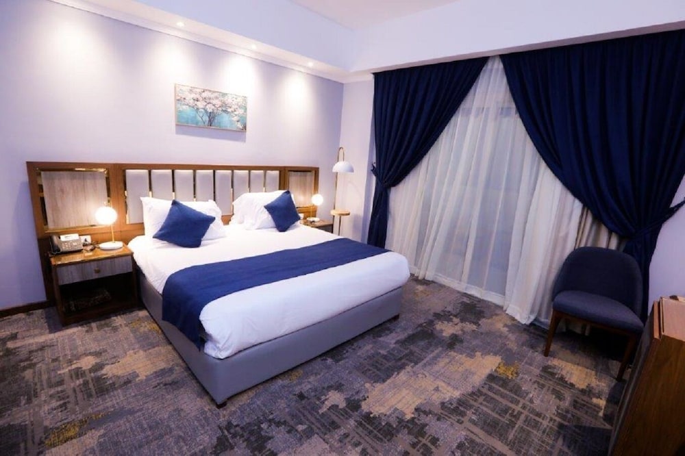 Luxury Double Room, 1 Queen Bed, Balcony, Pool View