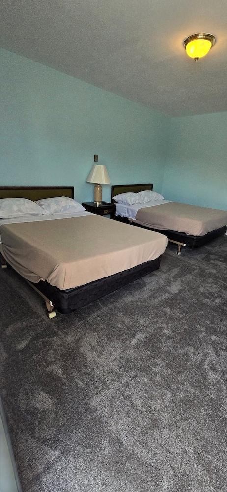 Standard Room, 2 Double Beds photo 3