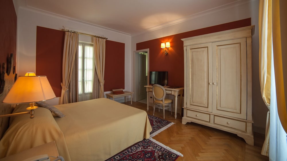 Queen Room - Photo 8