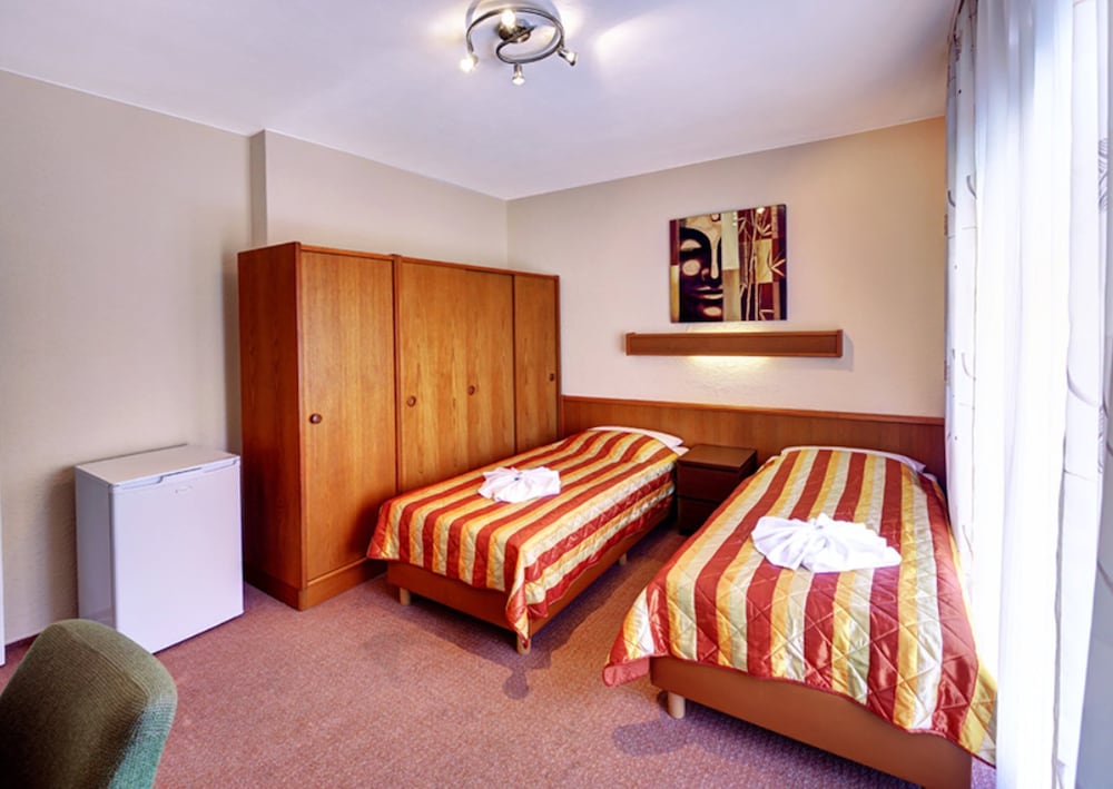 Standard Room, 2 Twin Beds photo 1