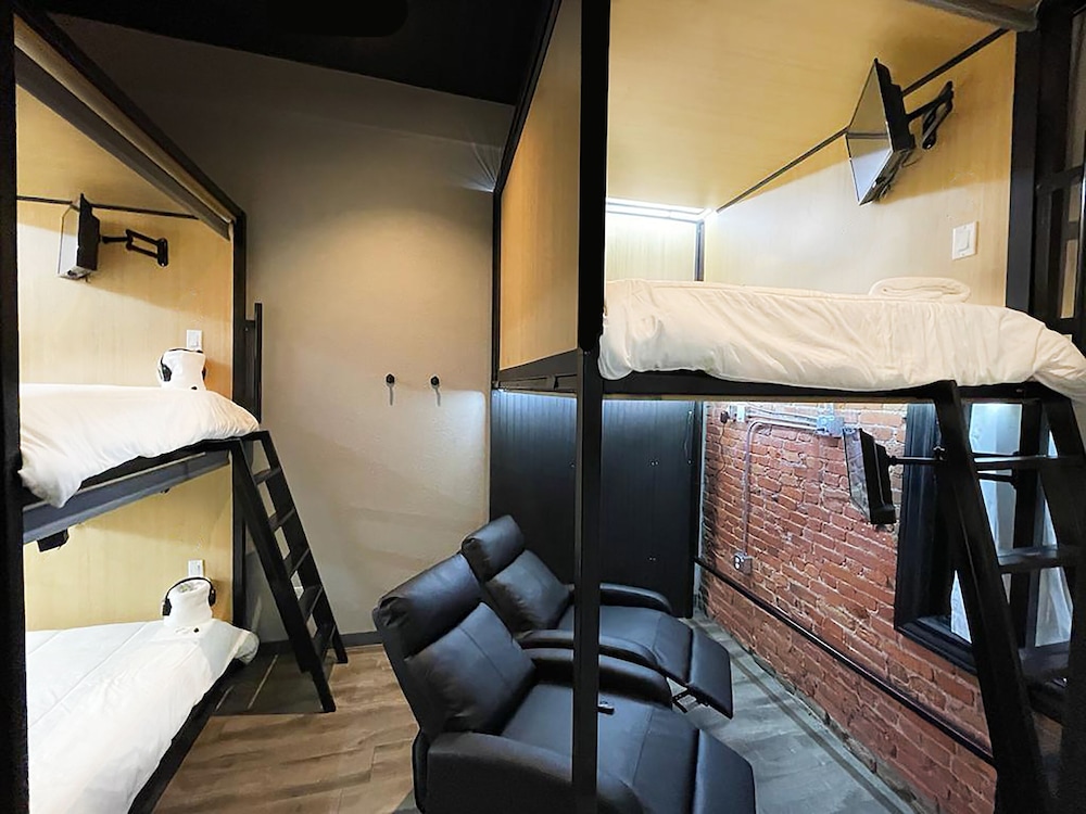 Executive Suite photo 2