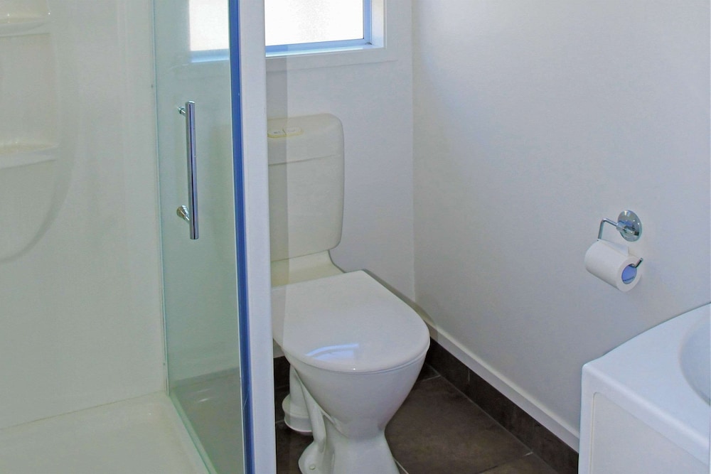 Room, Multiple Beds, Non Smoking - Photo 16