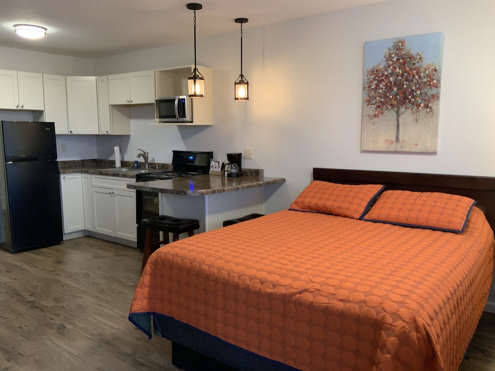 Studio, Multiple Beds