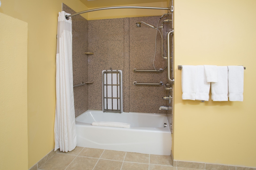 Suite, 1 King Bed, Accessible (Comms Accessible. Roll-In Shower) photo 3