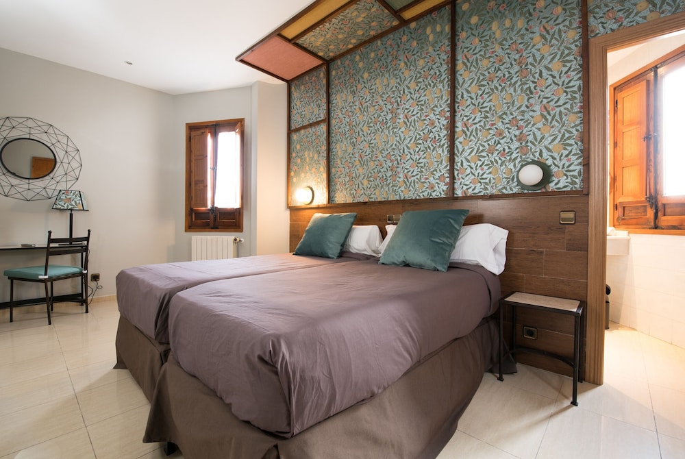 Room - Photo 3