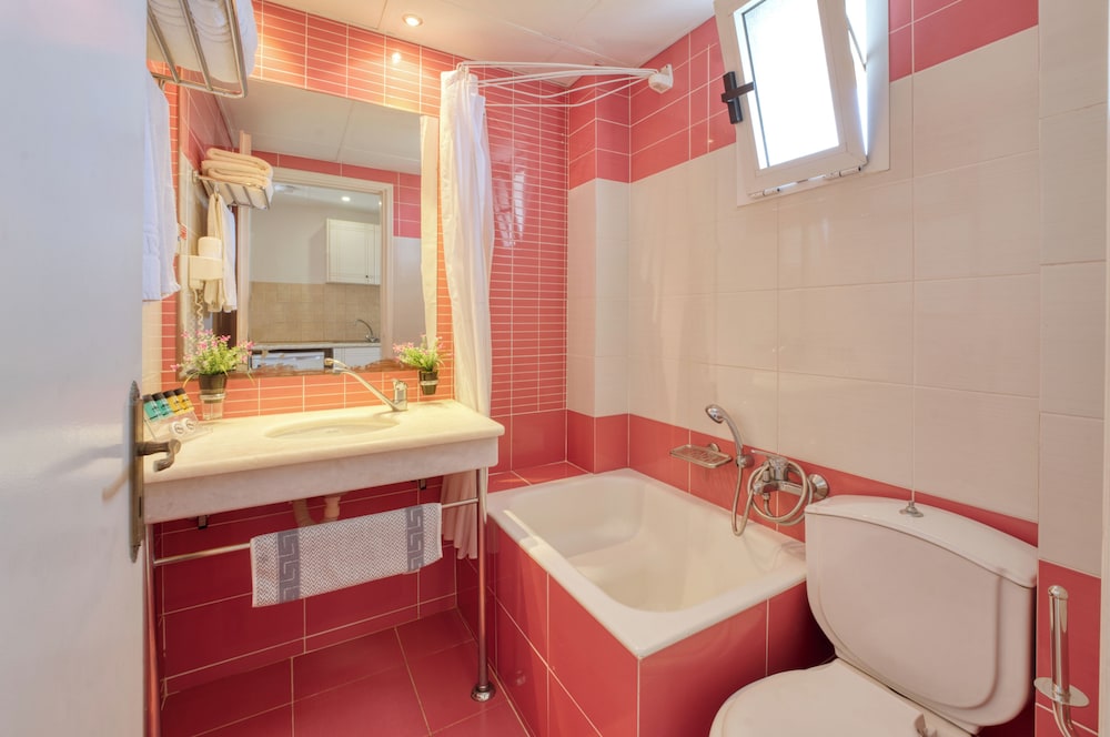 Standard Twin Room - Photo 3