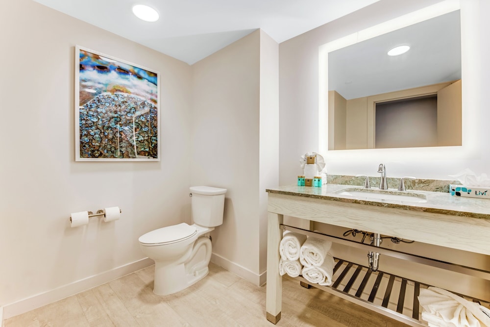 Standard King Room with Ocean View - Photo 5