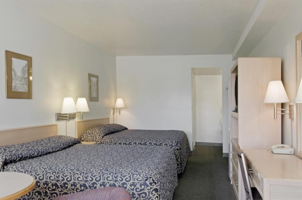 Suite, 2 Queen Beds, Non Smoking