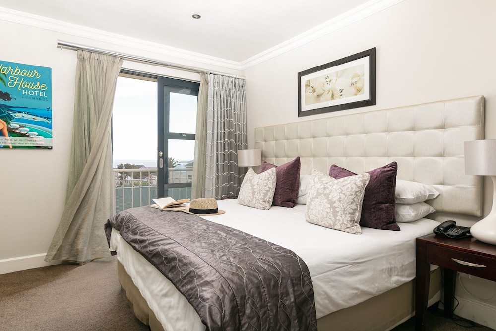 Village Room photo 1