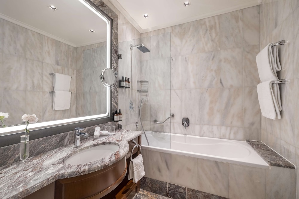Premium with 2 Adults+1 Child Occupancy and Extra Bed (Non Smoking)