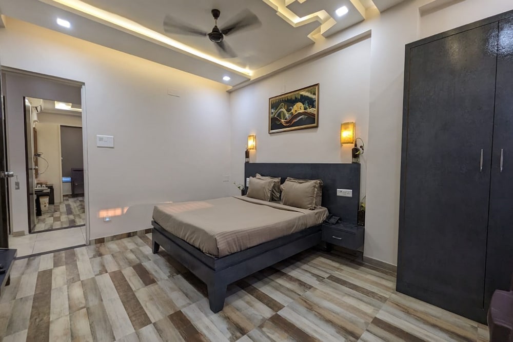 Classic Double Room, City View photo 3