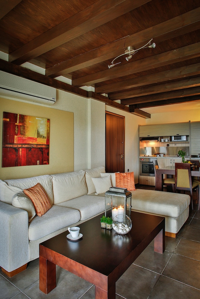 Deluxe Suite photo 1