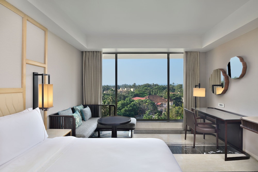 Room, 2 Queen Beds, Hill View - Photo 2