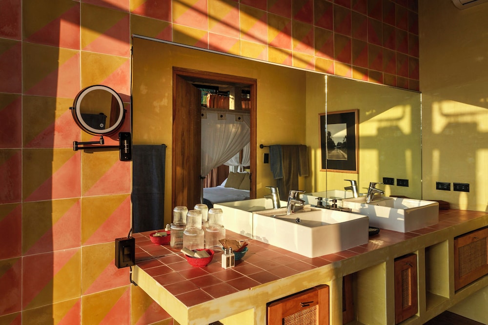 Lena Junior Suite with Jungle View photo 3