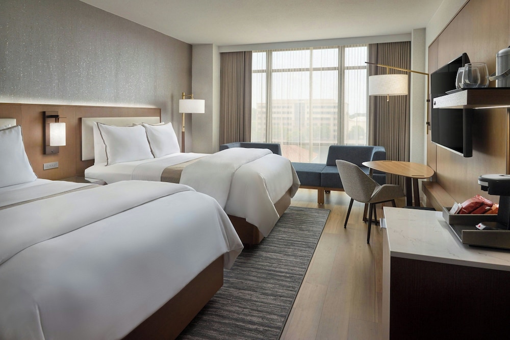 Traditional Room, 2 Double Beds (Mobility/Hearing Access, Roll-In Shwr) - Photo 1