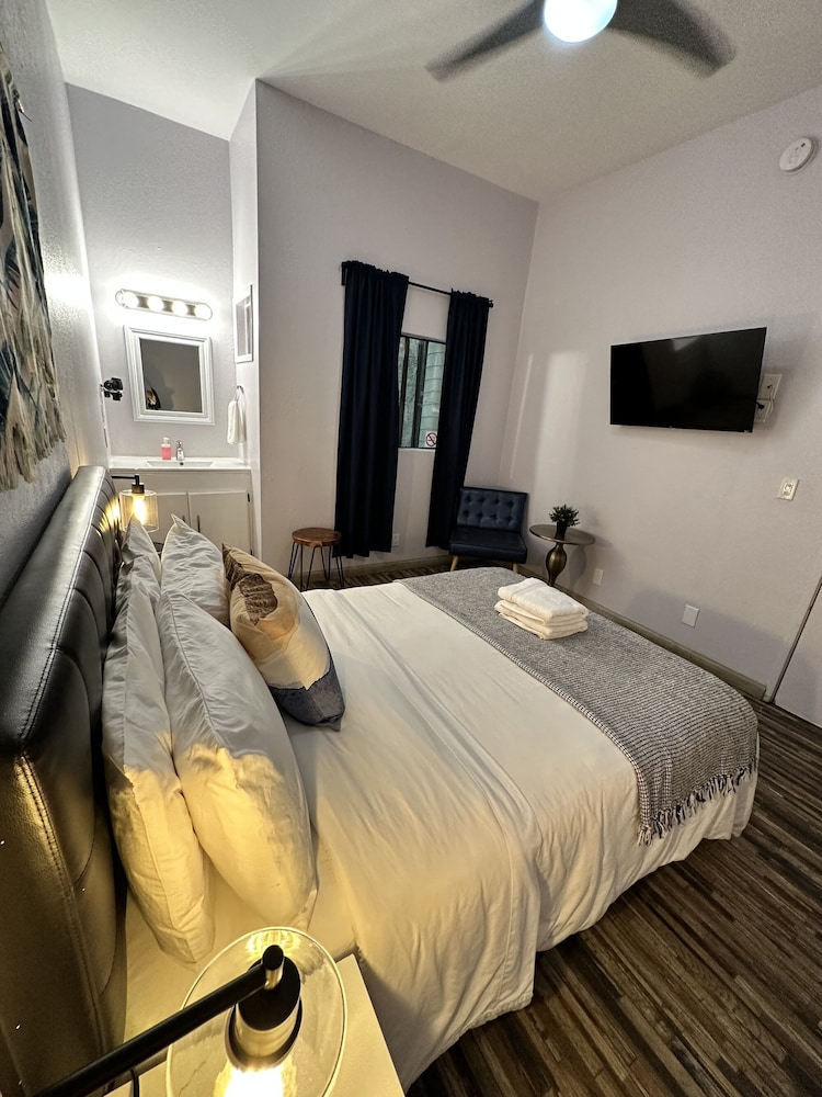 Double Room Ensuite with City View