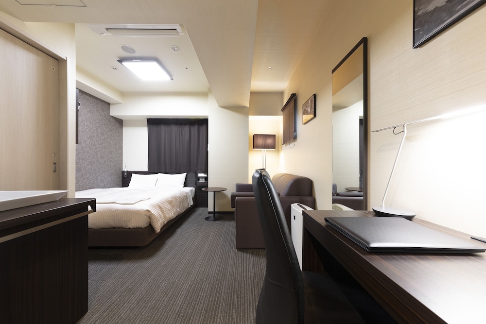 Grande Double Room, Smoking