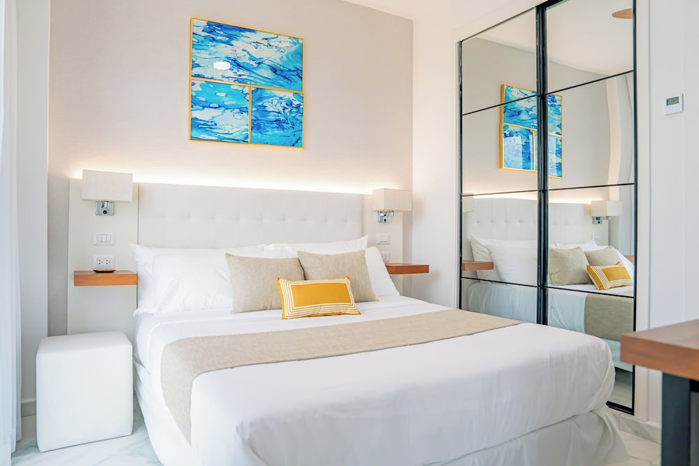 Exclusive Penthouse, 2 Bedrooms, Hot Tub, Pool View photo 3