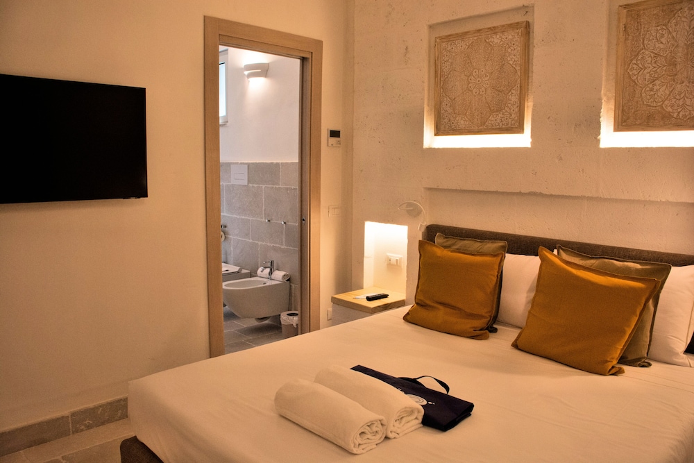 Exclusive Suite, 2 Bedrooms, Garden View, Beachside